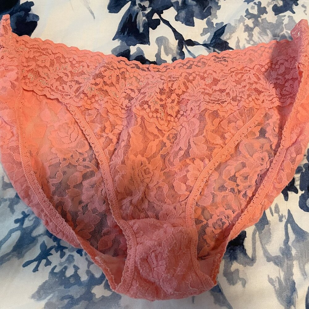 HANKY PANKY SIGNATURE LACE PANTIES 99133 Coral Large